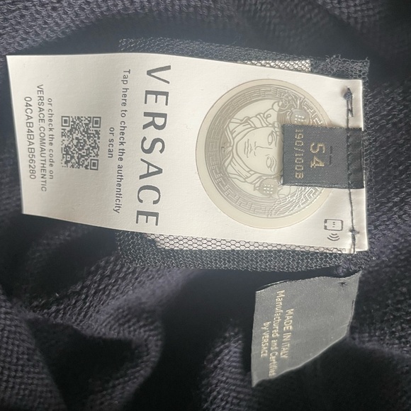 Versace - Picture 4 of 7